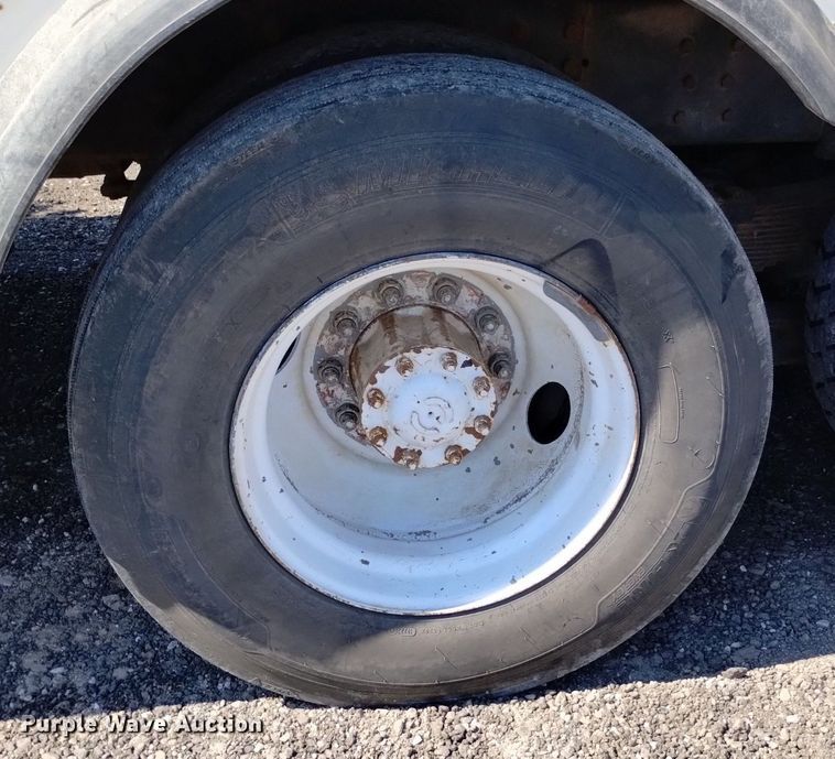 image for item DK8800 1986 GMC General  tow truck