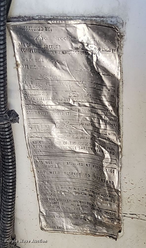 image for item DK8800 1986 GMC General  tow truck