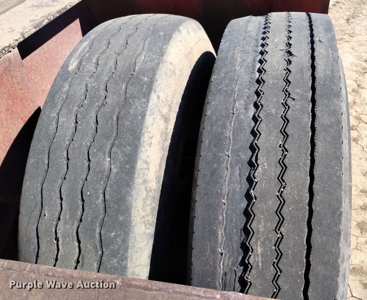 image for item DK8802 1993 Witzco Challenger RG-35  lowboy equipment trailer