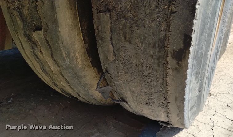 image for item DK8802 1993 Witzco Challenger RG-35  lowboy equipment trailer