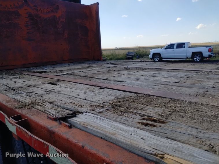 image for item DK8804 1985 Trailmobile F7AT-5CAJ  flatbed trailer