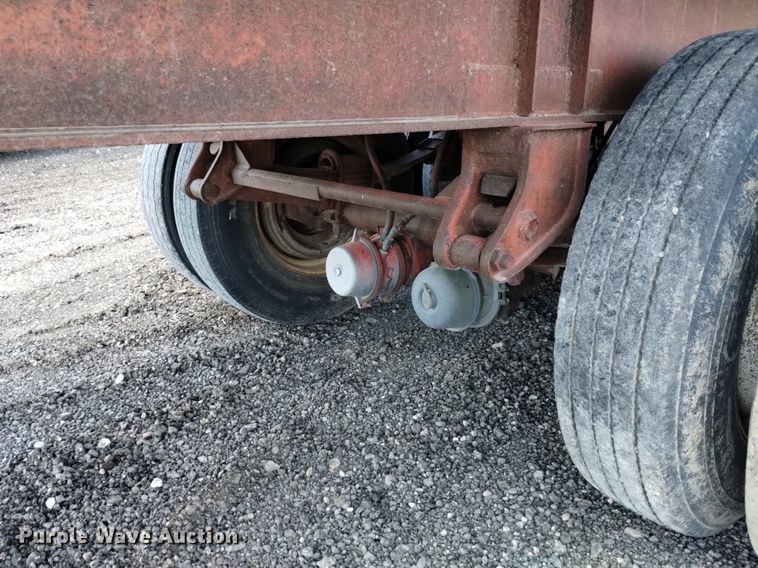 image for item DK8804 1985 Trailmobile F7AT-5CAJ  flatbed trailer