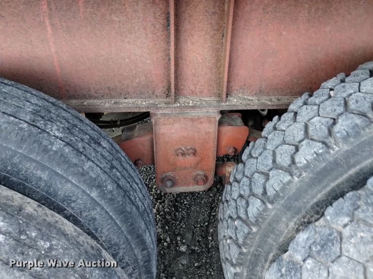 image for item DK8804 1985 Trailmobile F7AT-5CAJ  flatbed trailer