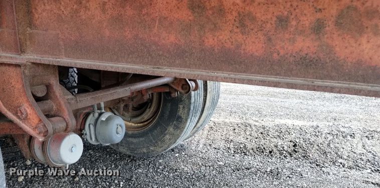 image for item DK8804 1985 Trailmobile F7AT-5CAJ  flatbed trailer