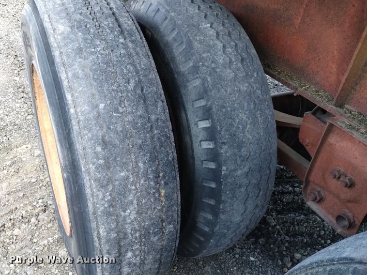 image for item DK8804 1985 Trailmobile F7AT-5CAJ  flatbed trailer