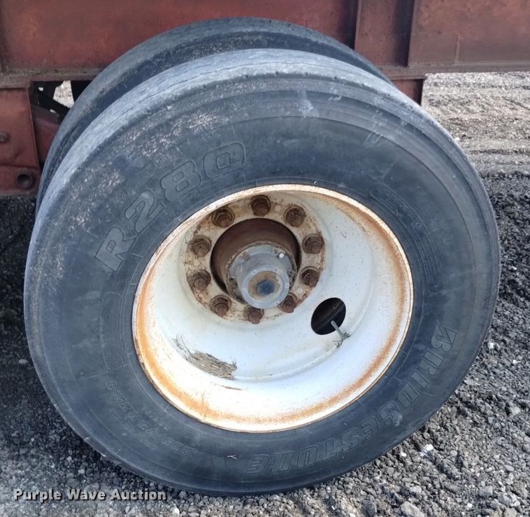 image for item DK8804 1985 Trailmobile F7AT-5CAJ  flatbed trailer