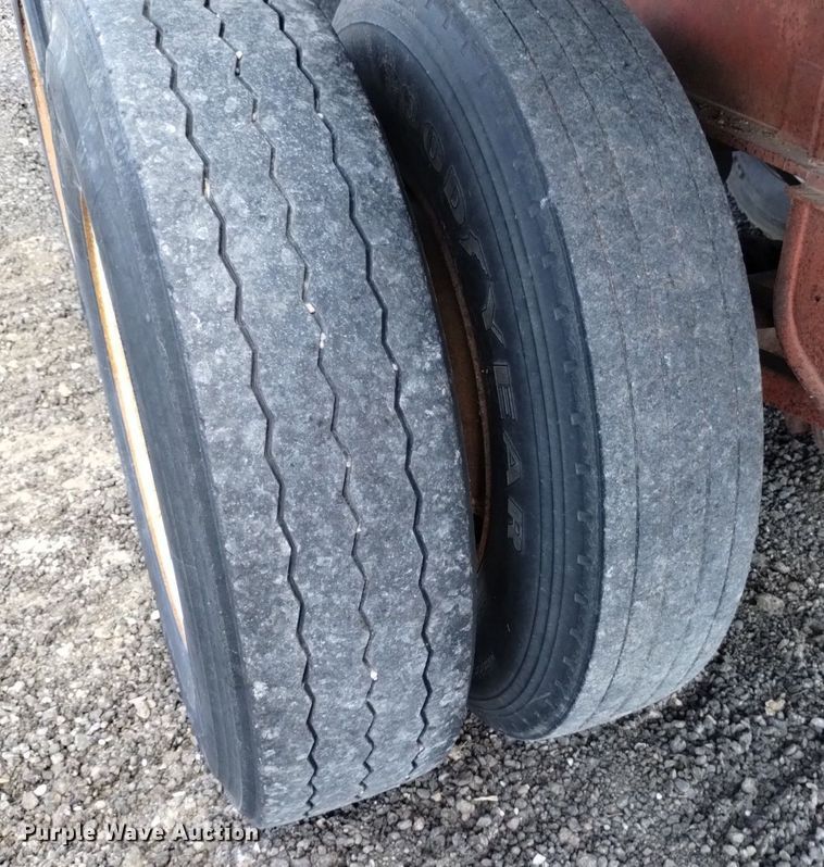 image for item DK8804 1985 Trailmobile F7AT-5CAJ  flatbed trailer