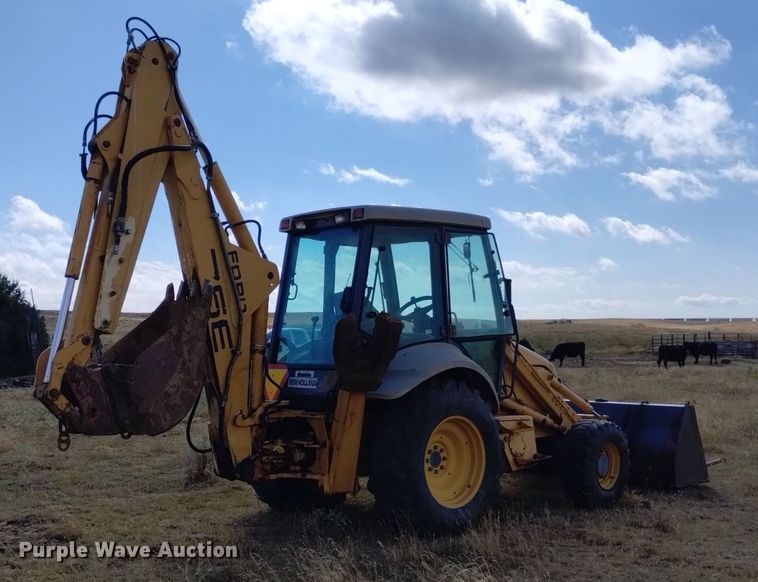 image for item DK8839 2001 New Holland 675E  backhoe