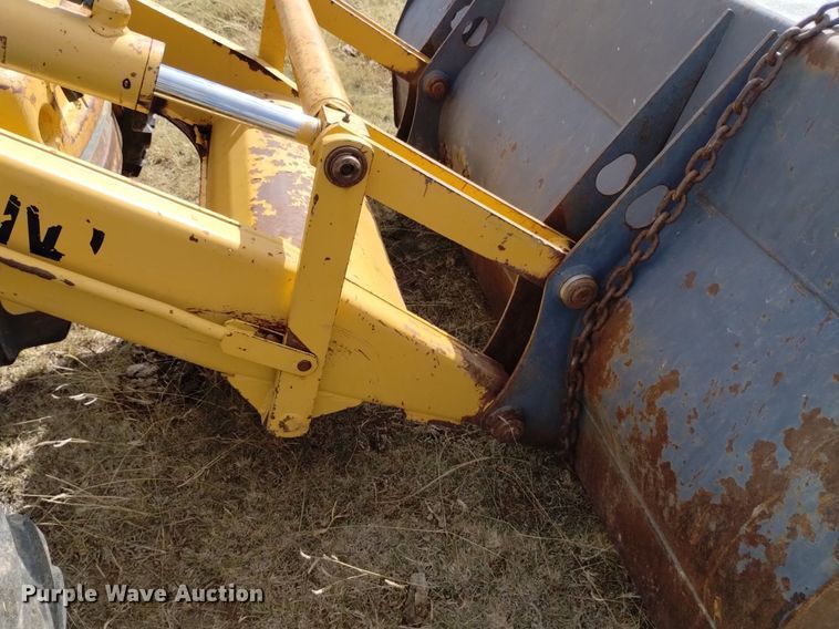 image for item DK8839 2001 New Holland 675E  backhoe