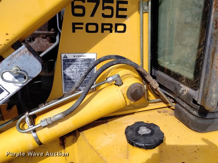 image for item DK8839 2001 New Holland 675E  backhoe