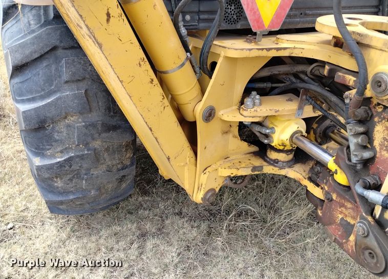 image for item DK8839 2001 New Holland 675E  backhoe