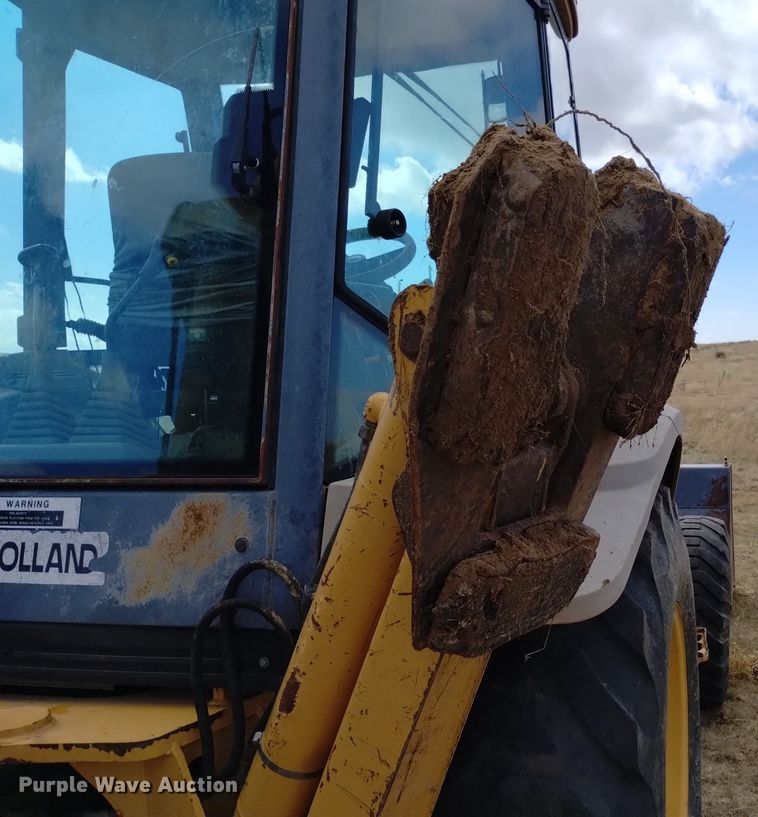 image for item DK8839 2001 New Holland 675E  backhoe