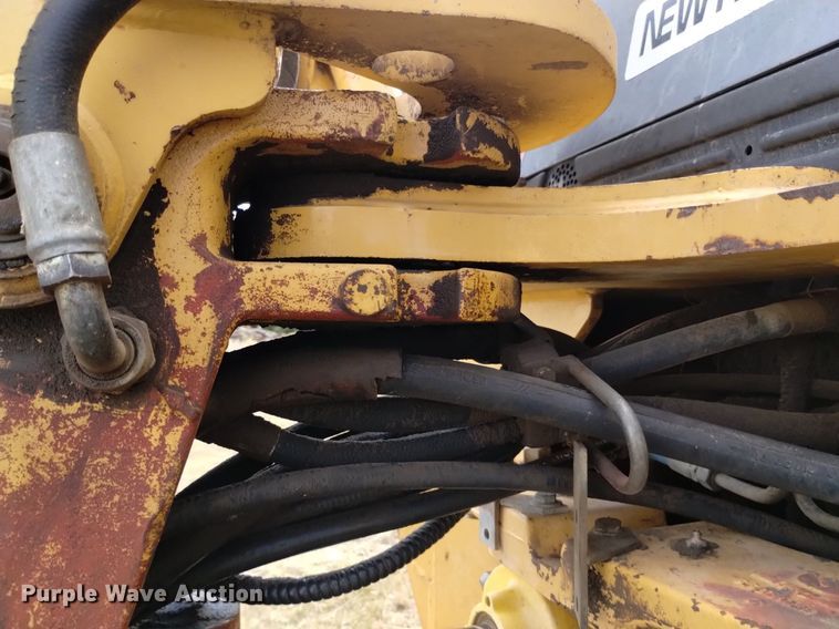image for item DK8839 2001 New Holland 675E  backhoe