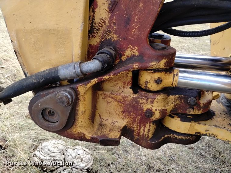 image for item DK8839 2001 New Holland 675E  backhoe