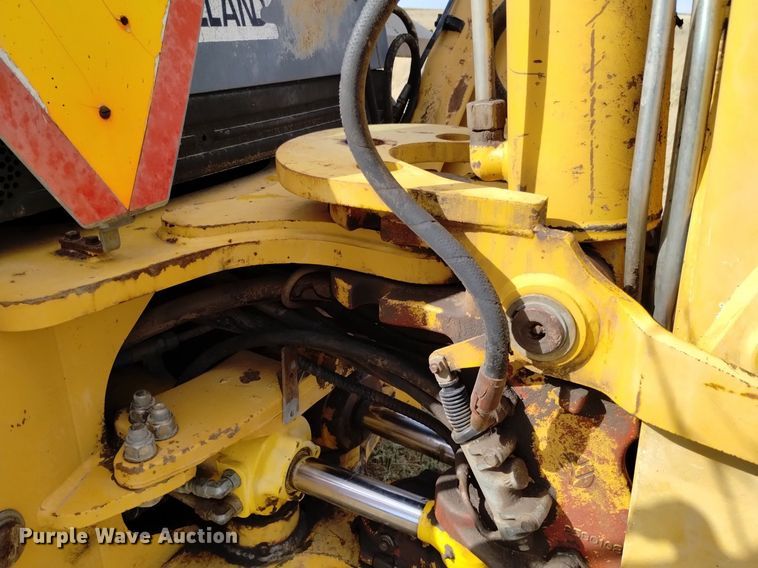 image for item DK8839 2001 New Holland 675E  backhoe
