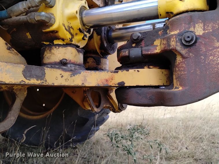 image for item DK8839 2001 New Holland 675E  backhoe