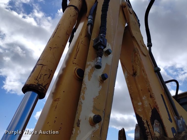 image for item DK8839 2001 New Holland 675E  backhoe