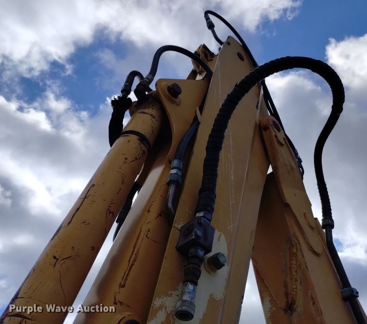 image for item DK8839 2001 New Holland 675E  backhoe