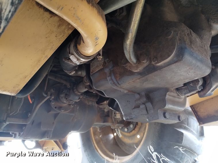 image for item DK8839 2001 New Holland 675E  backhoe