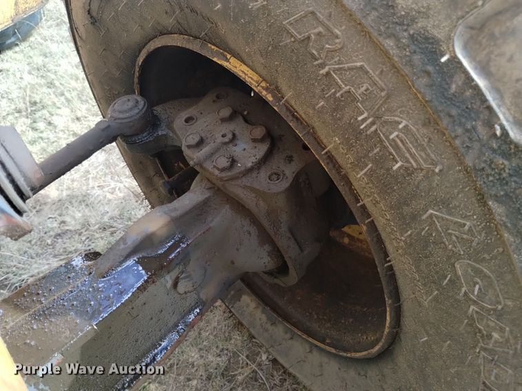 image for item DK8839 2001 New Holland 675E  backhoe