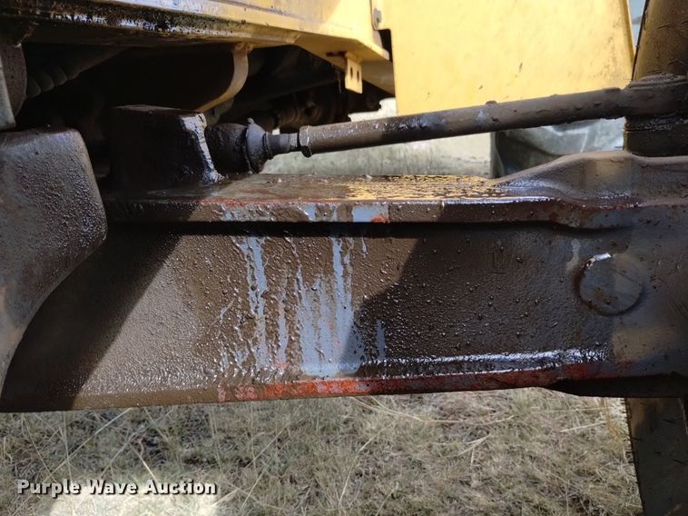 image for item DK8839 2001 New Holland 675E  backhoe