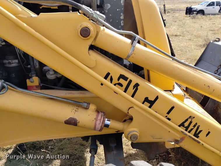 image for item DK8839 2001 New Holland 675E  backhoe