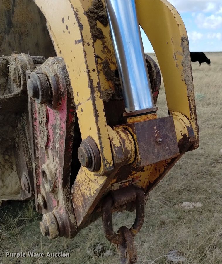 image for item DK8839 2001 New Holland 675E  backhoe