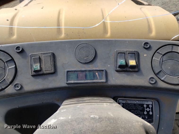 image for item DK8839 2001 New Holland 675E  backhoe