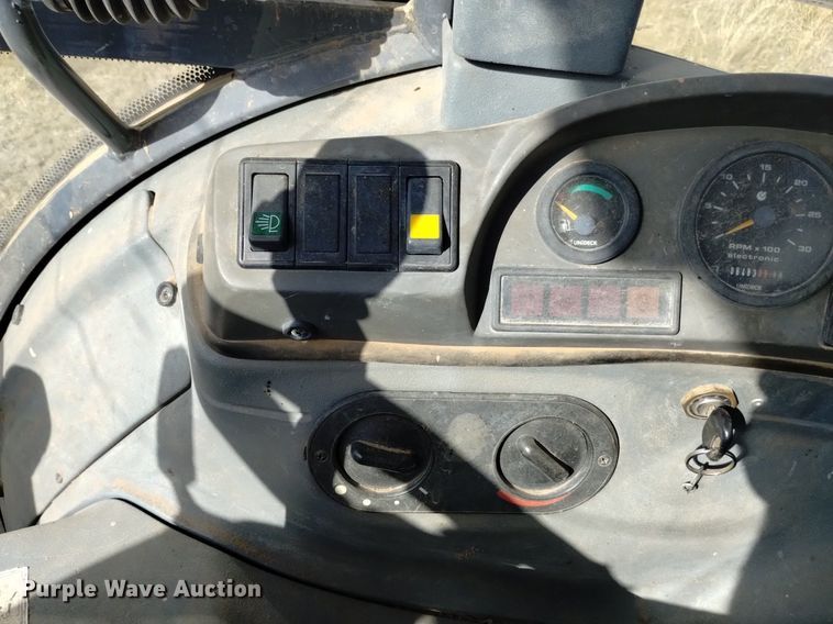 image for item DK8839 2001 New Holland 675E  backhoe