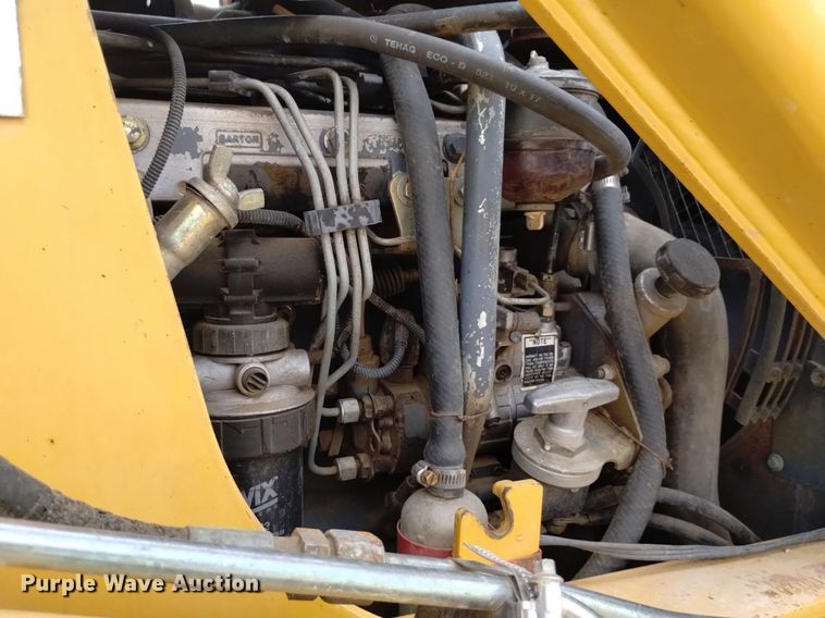 image for item DK8839 2001 New Holland 675E  backhoe