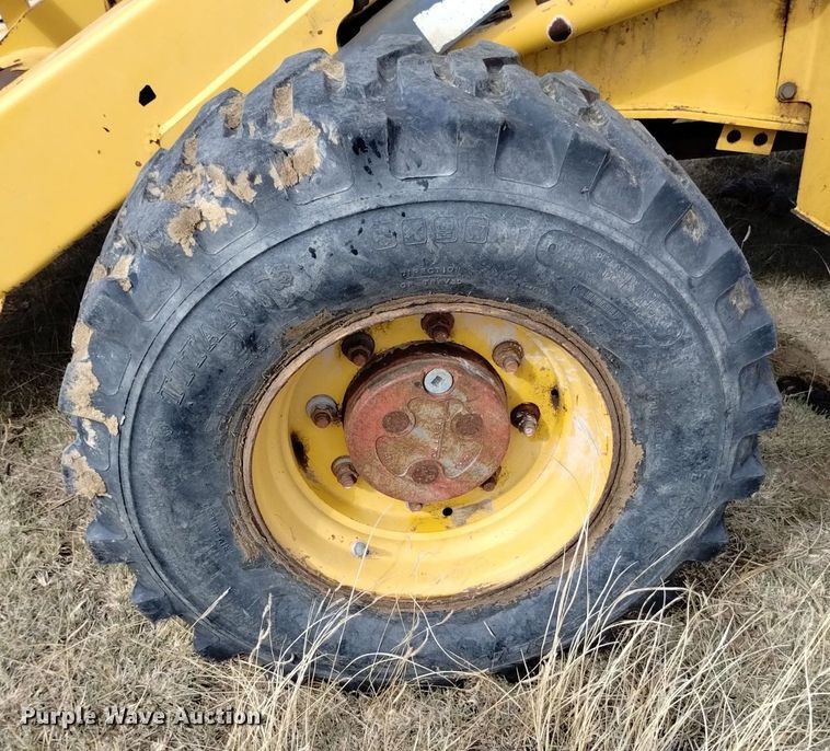 image for item DK8839 2001 New Holland 675E  backhoe