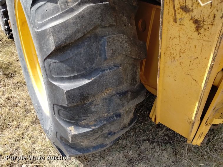 image for item DK8839 2001 New Holland 675E  backhoe