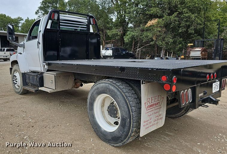 image for item DN8713 2006 GMC C7500  flatbed truck