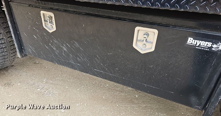 image for item DN8713 2006 GMC C7500  flatbed truck