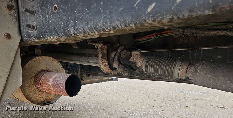 image for item DN8713 2006 GMC C7500  flatbed truck