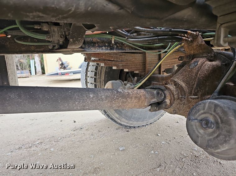 image for item DN8713 2006 GMC C7500  flatbed truck