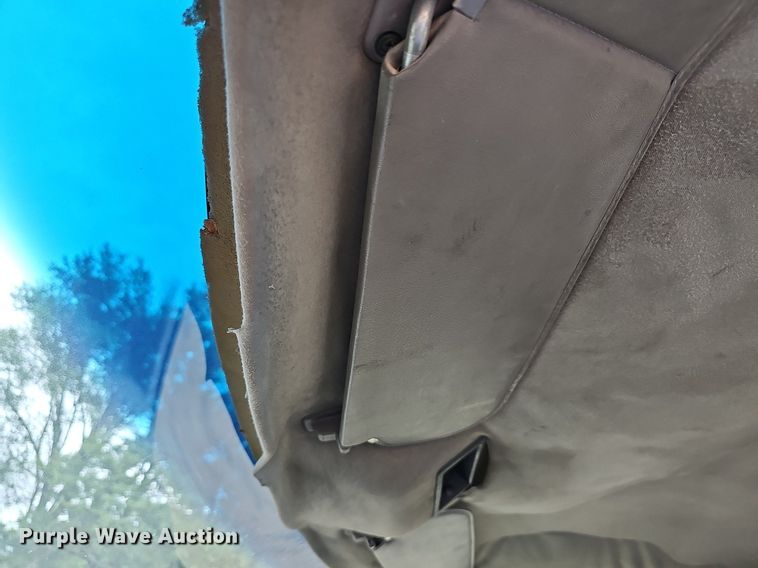 image for item DN8713 2006 GMC C7500  flatbed truck