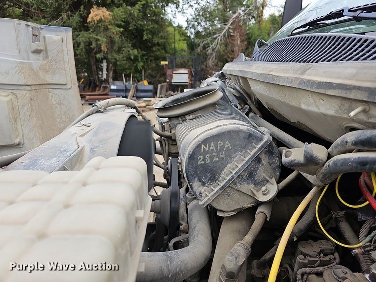 image for item DN8713 2006 GMC C7500  flatbed truck