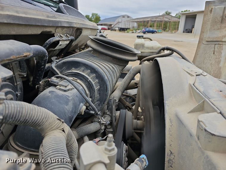 image for item DN8713 2006 GMC C7500  flatbed truck