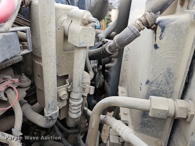 image for item DN8713 2006 GMC C7500  flatbed truck