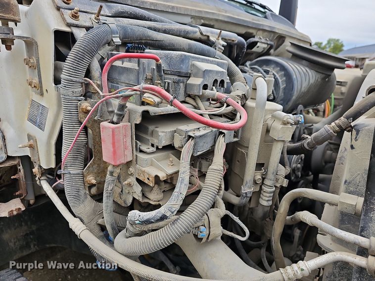 image for item DN8713 2006 GMC C7500  flatbed truck