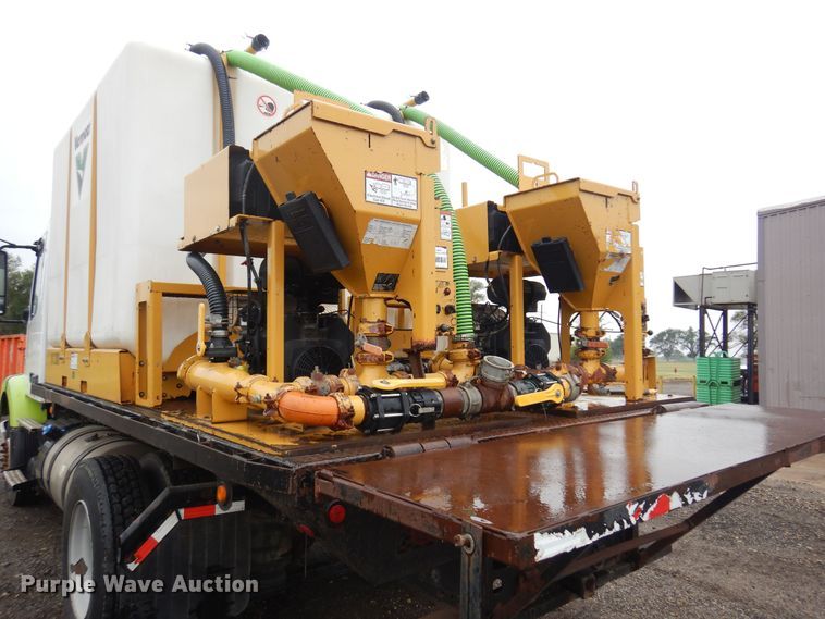 image for item DO3162 2012 Volvo VNM  flatbed truck