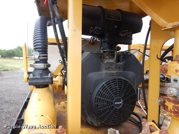 image for item DO3162 2012 Volvo VNM  flatbed truck