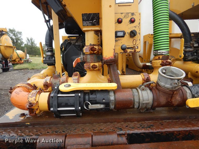 image for item DO3162 2012 Volvo VNM  flatbed truck