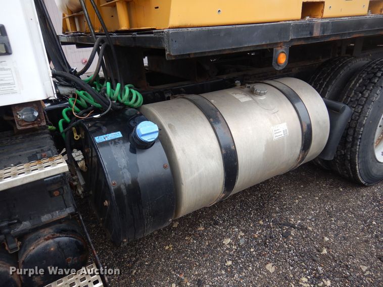 image for item DO3162 2012 Volvo VNM  flatbed truck