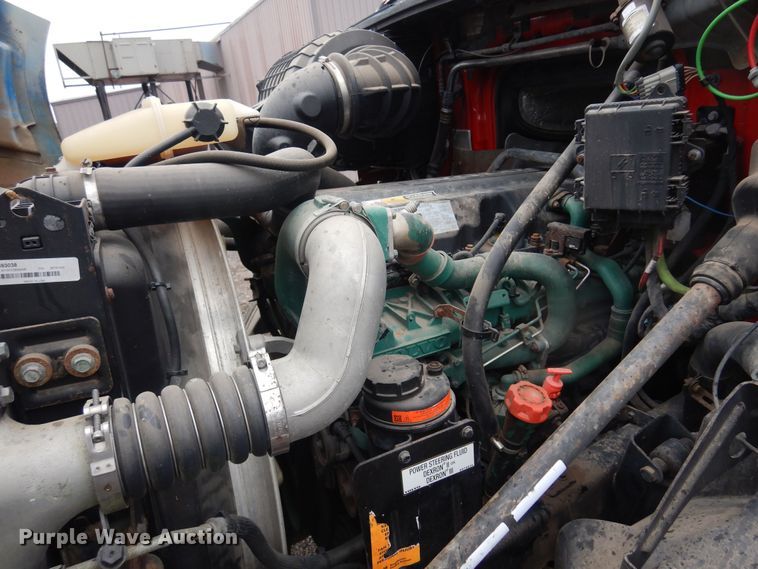 image for item DO3162 2012 Volvo VNM  flatbed truck