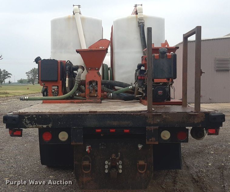 image for item DO3163 2007 Freightliner Business Classic M2  flatbed truck