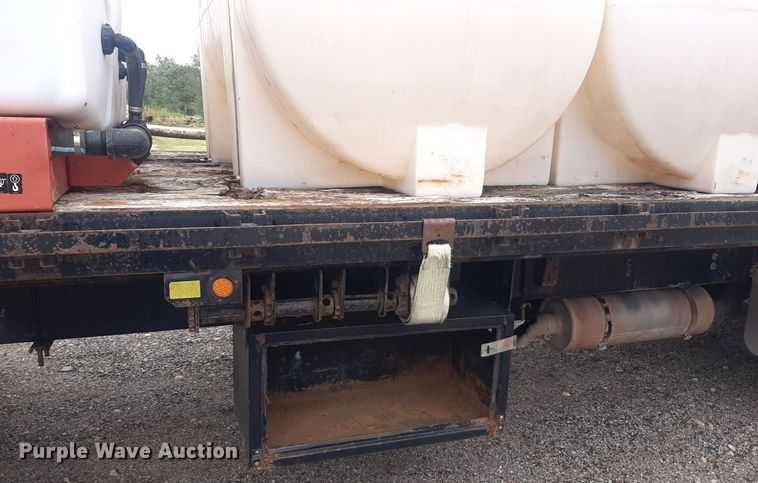 image for item DO3163 2007 Freightliner Business Classic M2  flatbed truck