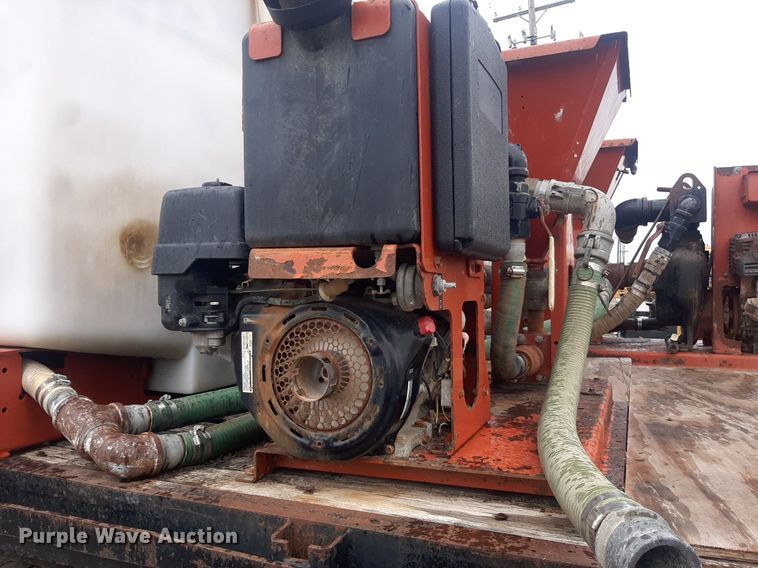 image for item DO3163 2007 Freightliner Business Classic M2  flatbed truck