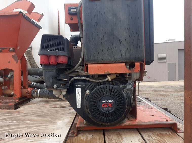 image for item DO3163 2007 Freightliner Business Classic M2  flatbed truck